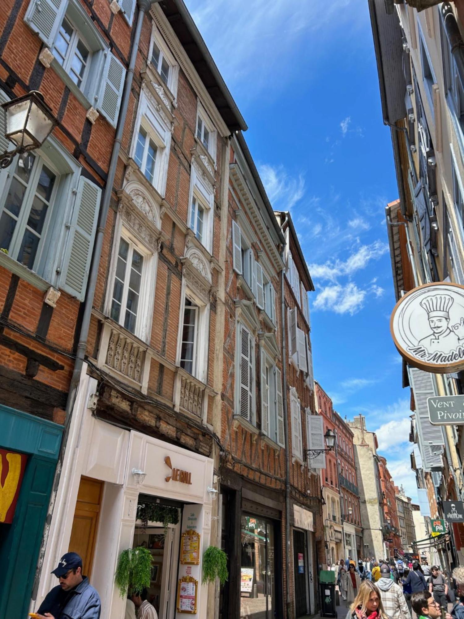 Au Charme Des Carmes - T1 Sur Cour - Metro A & B Daire Toulouse Dış mekan fotoğraf